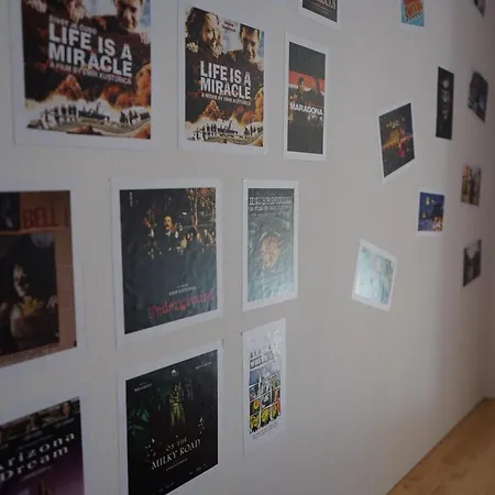 Hostel The Red Door *