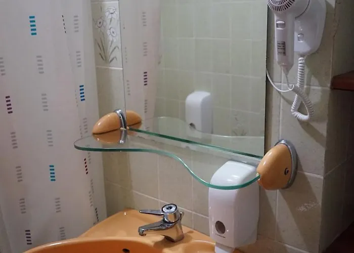 Hostel The Red Door *